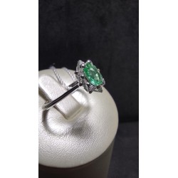 ANELLO CON SMERALDO E DIAMANTI